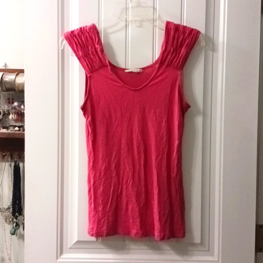 💕💕  MOVING SALE!!!                  Banana Republic Tank
